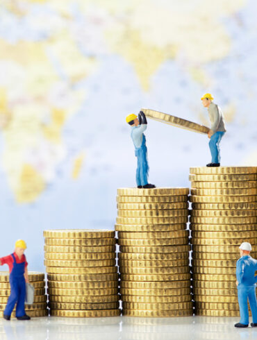 Working men creating global business growth