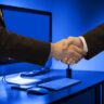 handshake-3962172_1280